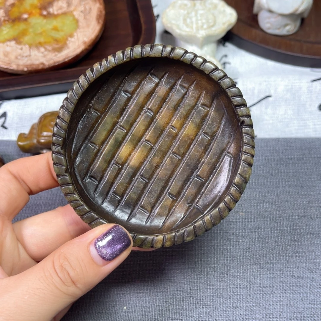 岫玉未镶嵌颈饰所得皆有所
