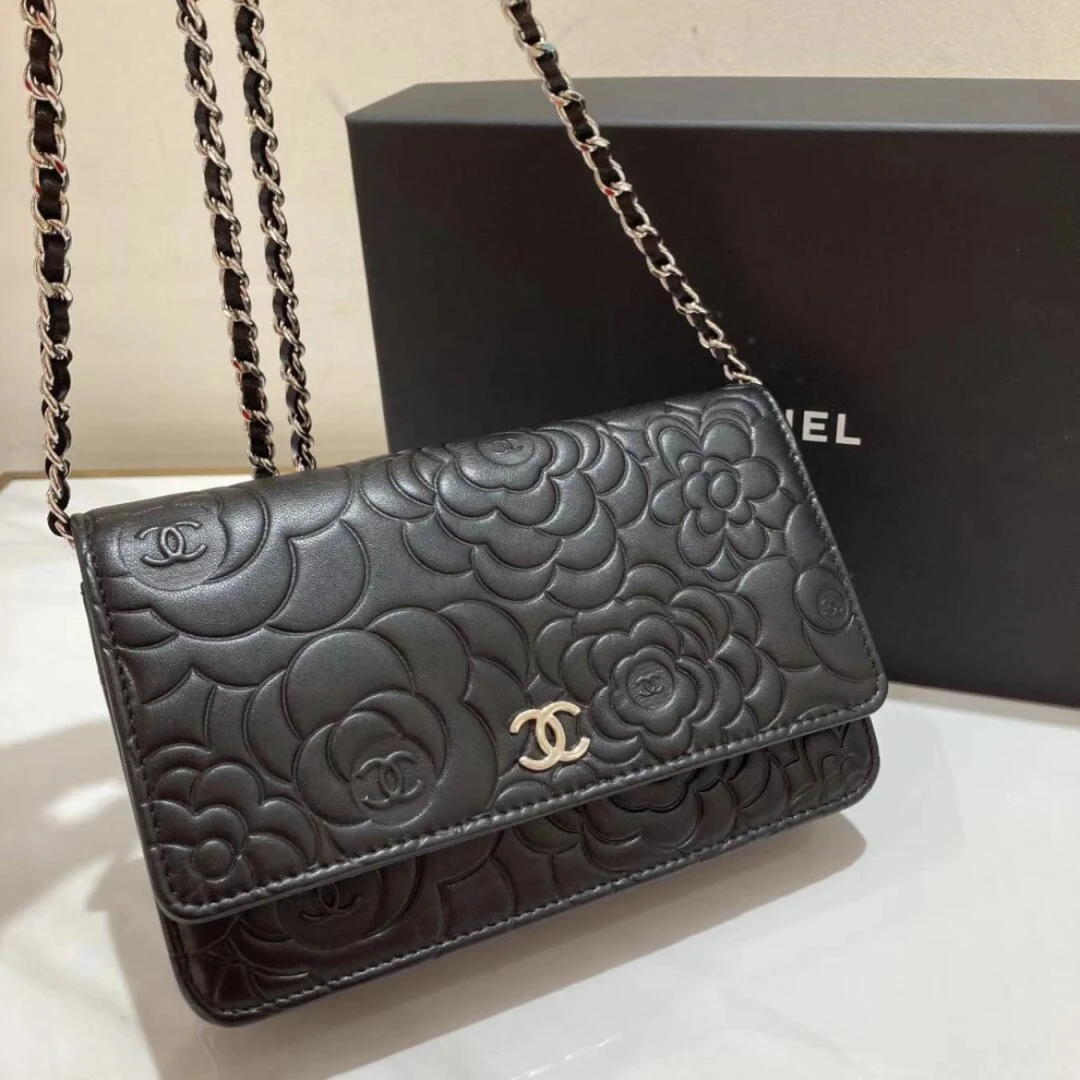 95新 Chanel/香奈儿 【杨贵妃专属】经典黑色山茶花woc单肩包s