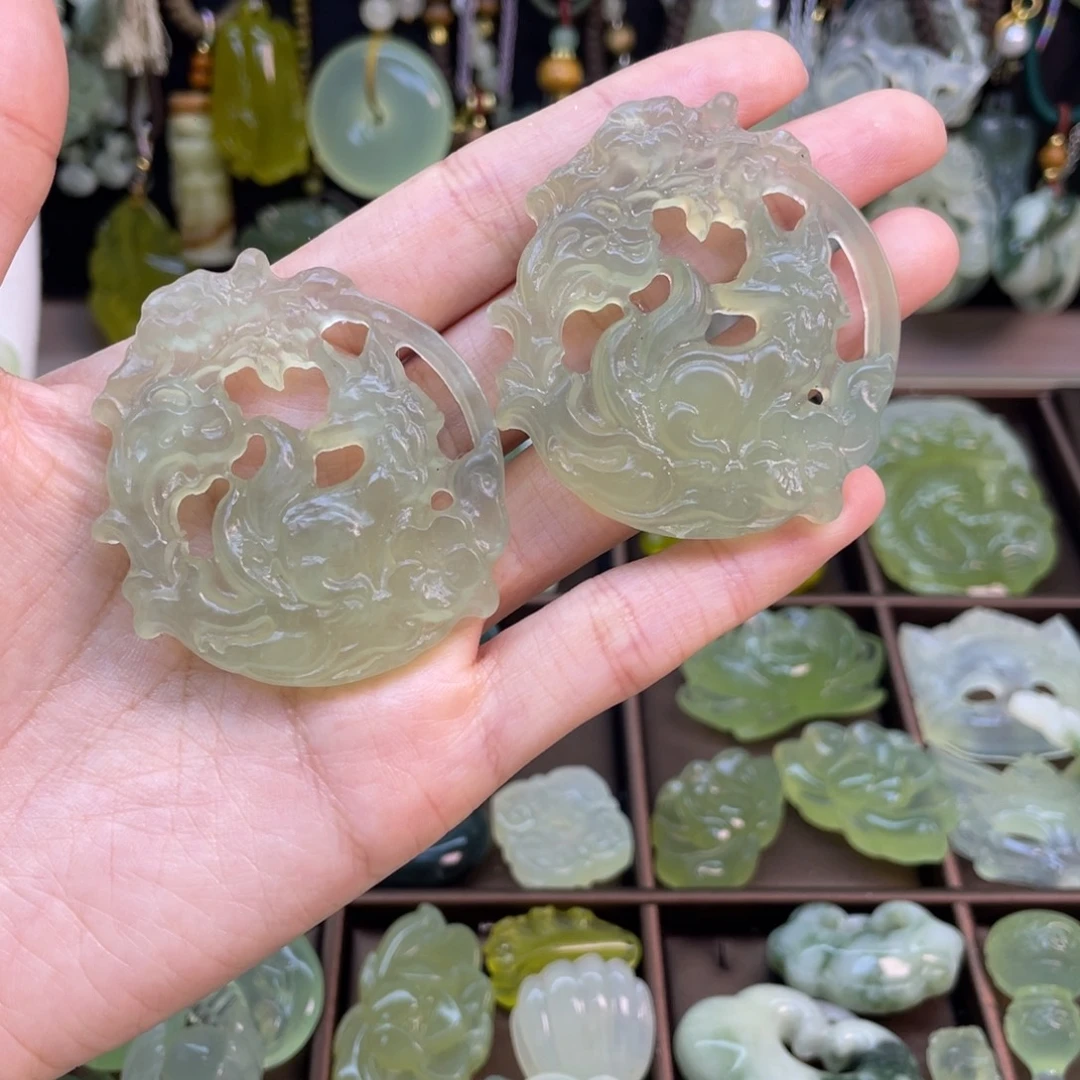 蛇纹石玉未镶嵌颈饰随机发默认微瑕