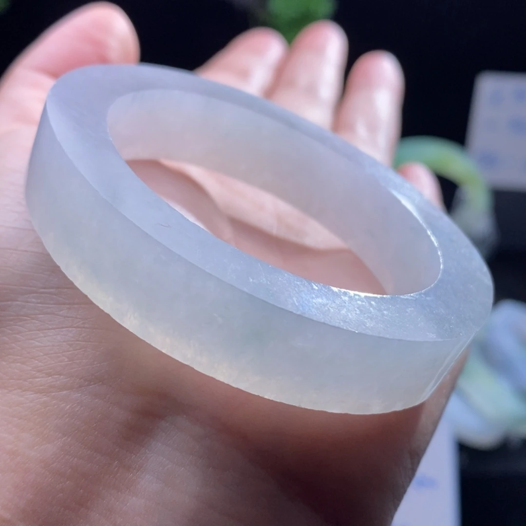 定制翡翠未镶嵌翡翠手镯