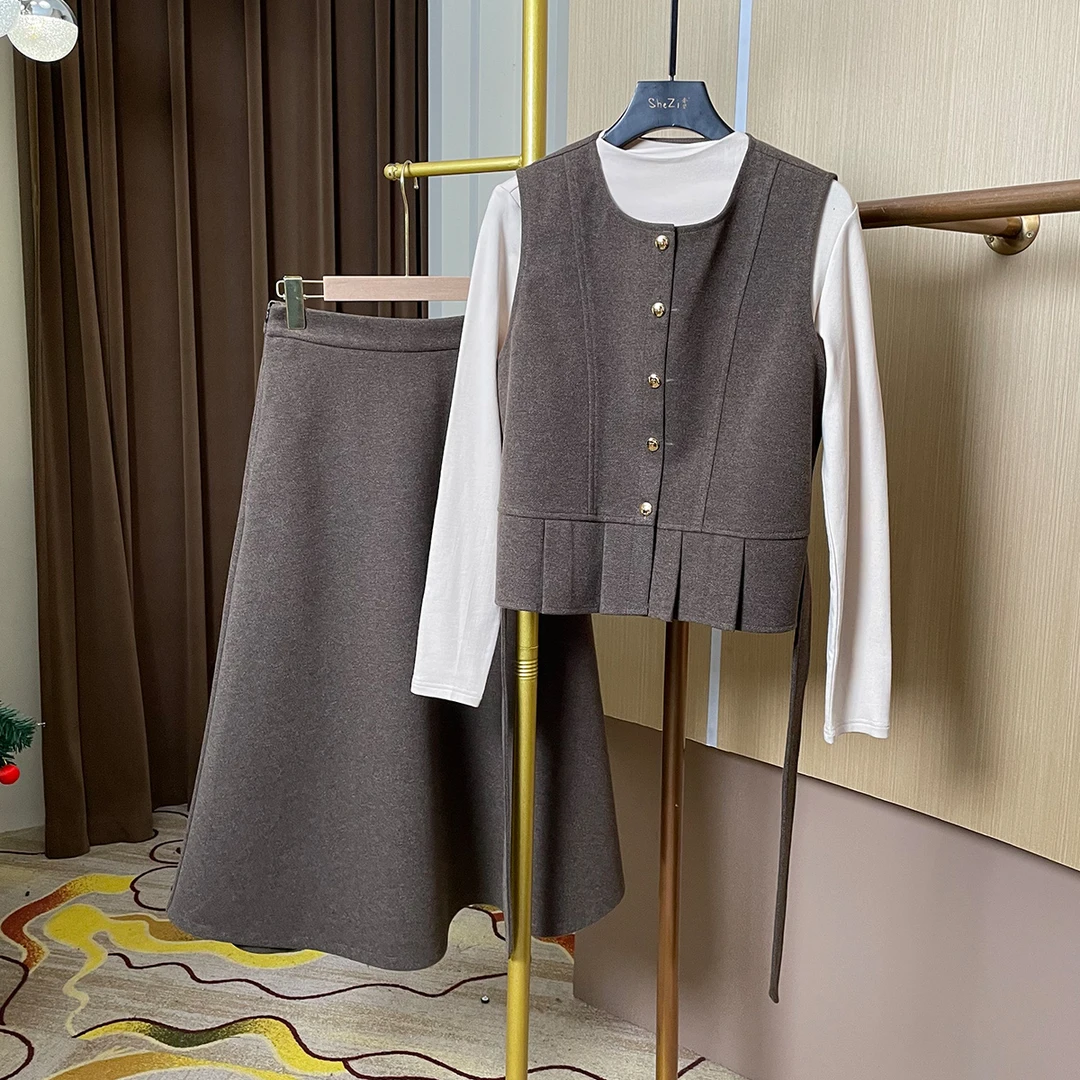 9954994428AB 冬季胖妹妹时尚无袖背心搭简约内搭半身裙三件套