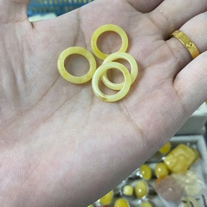 蜜蜡裸石未镶嵌多样性发货其一