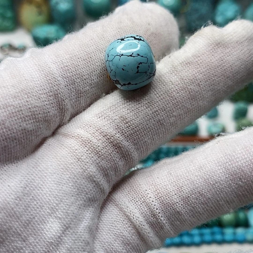 随***以未镶嵌绿松石天然原矿地大质检