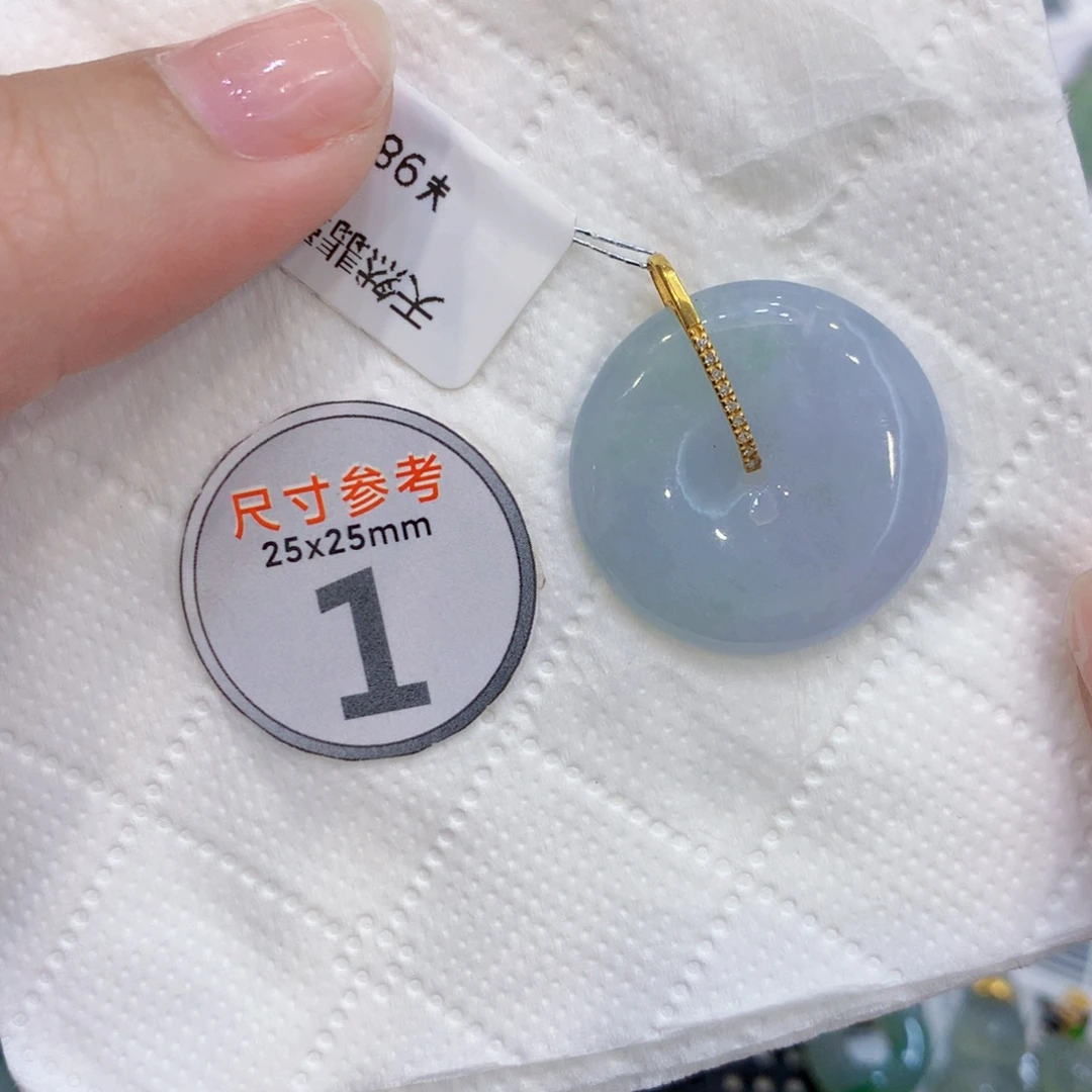 颈饰18K金镶嵌翡翠扣