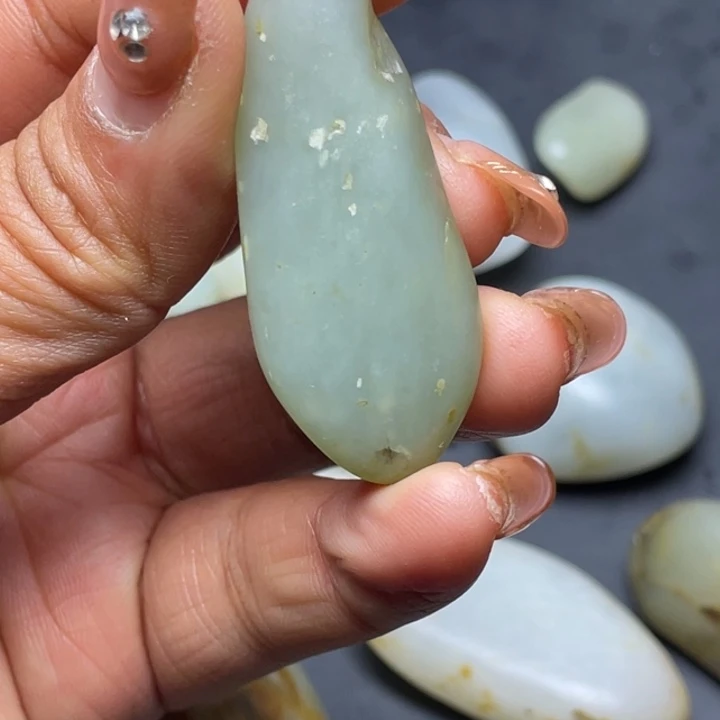 和田玉未镶嵌珠宝半成品