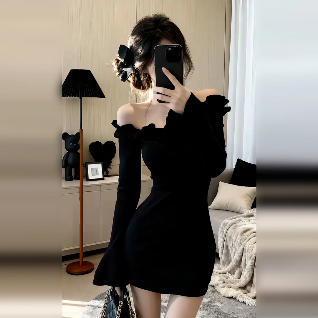 法式赫本风黑色一字肩连衣裙子女秋冬季2025新款性感修身包臀短裙