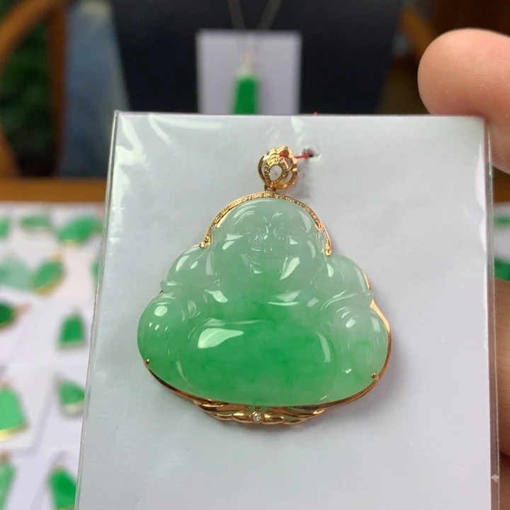 颈饰18K金镶嵌翡翠