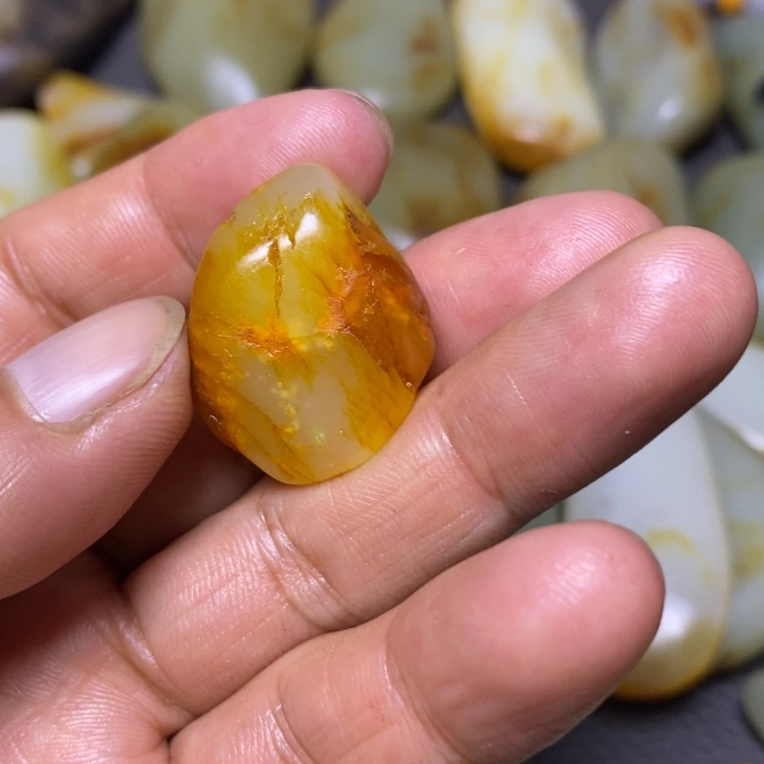 未镶嵌和田玉（糖玉）挂件