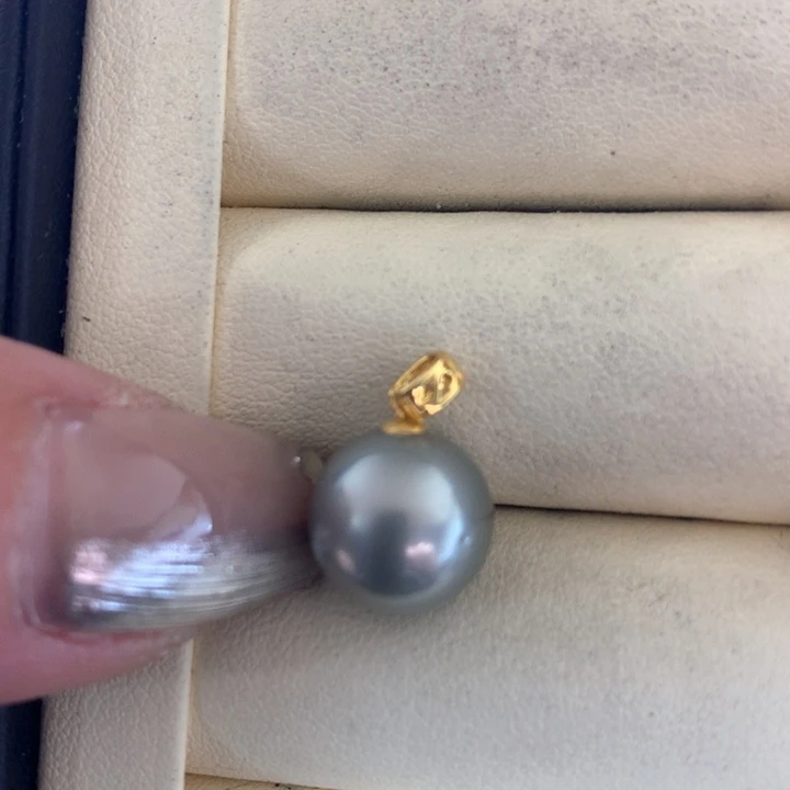 颈饰18K金镶嵌海水珍珠