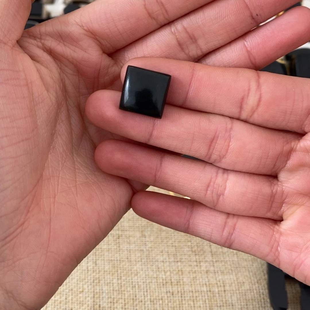 顺***）和田玉未镶嵌颈饰