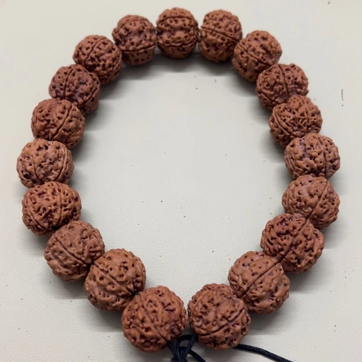 手串金刚菩提01五瓣22蜂王手持