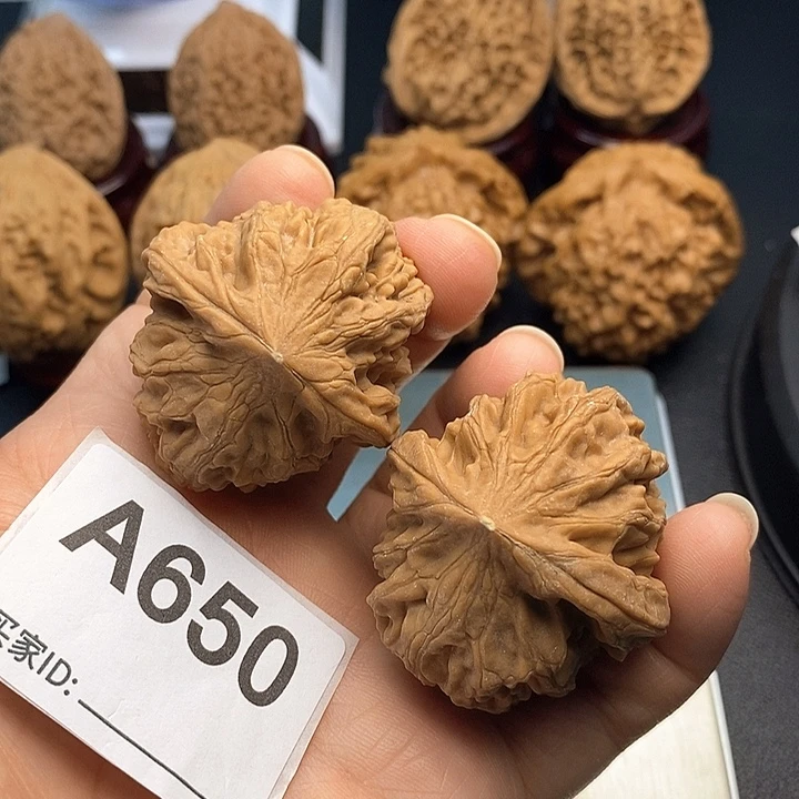 吊坠文玩核桃鸡心4.0，微瑕