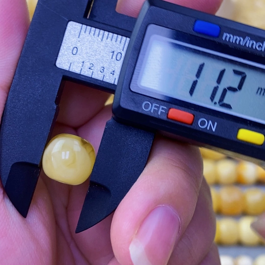 未镶嵌琥珀珠宝奇石