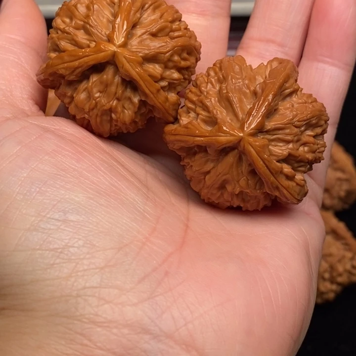 吊坠文玩核桃白奔