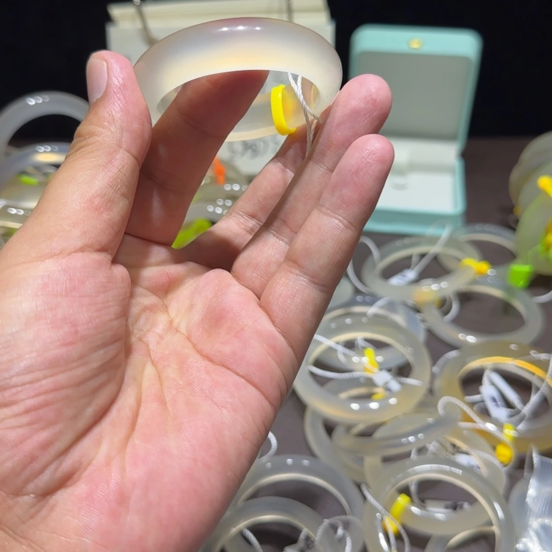 m***o玛瑙/玉髓手镯未镶嵌