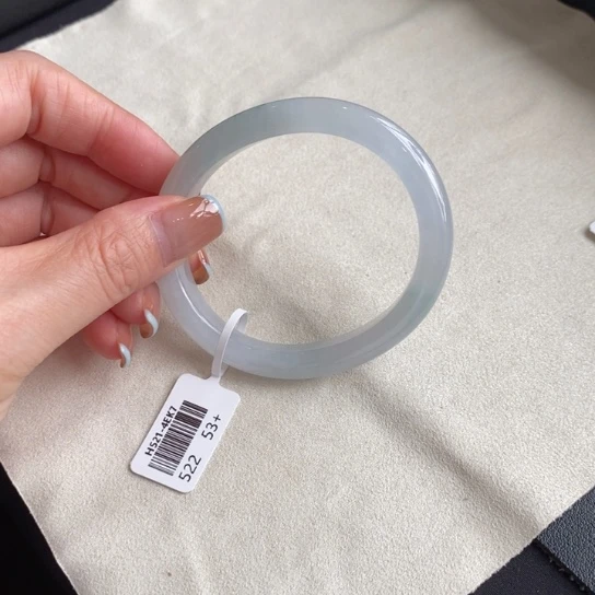 翡翠手镯未镶嵌翡翠