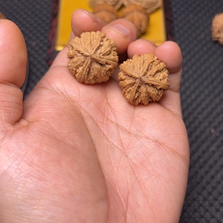 吊坠文玩核桃四棱