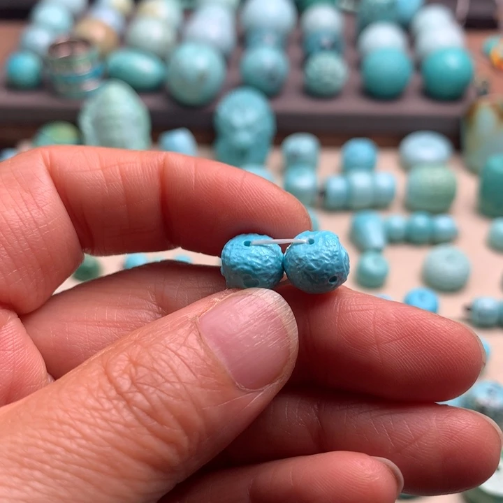 绿松石未镶嵌颈饰