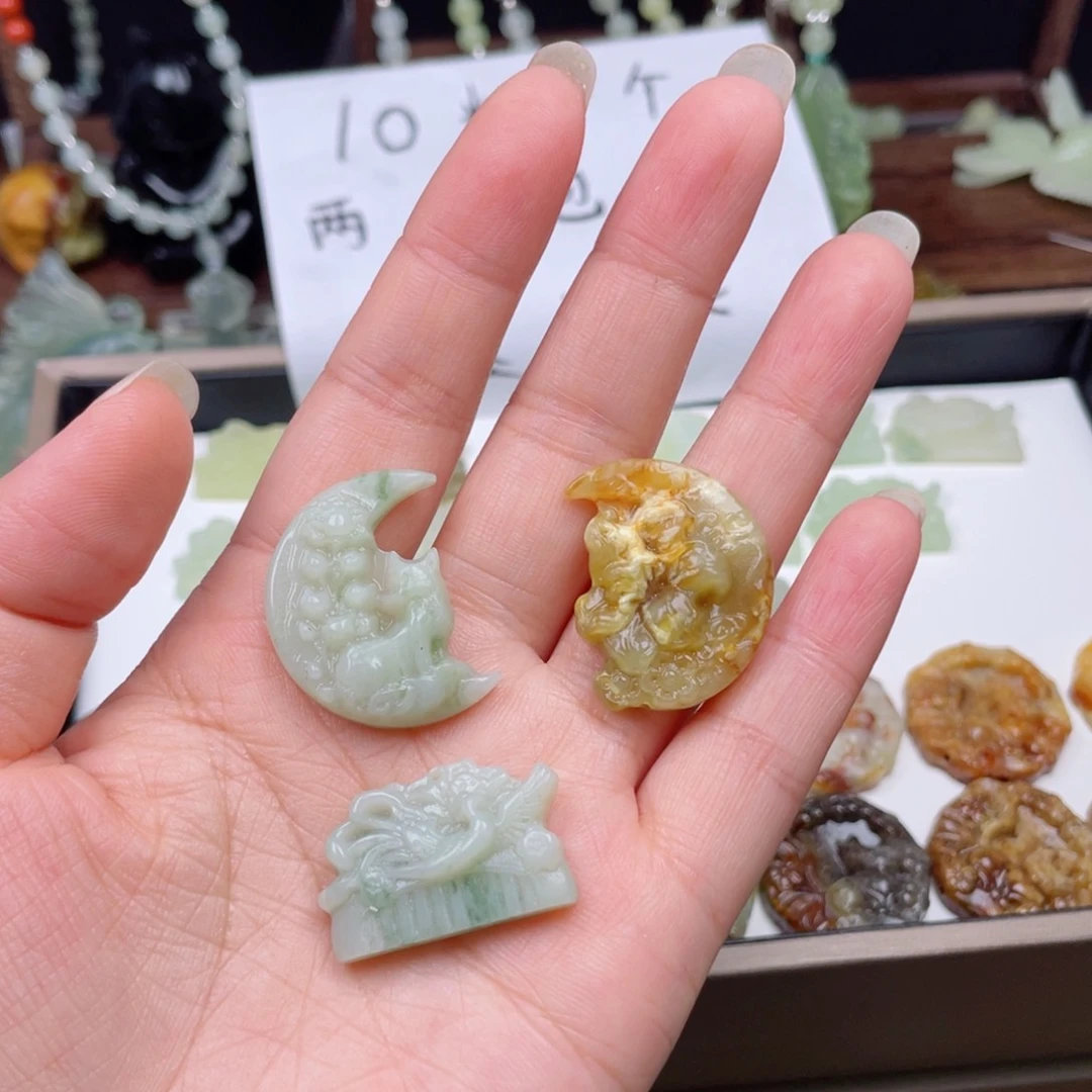 酒***爅蛇纹石玉未镶嵌颈饰