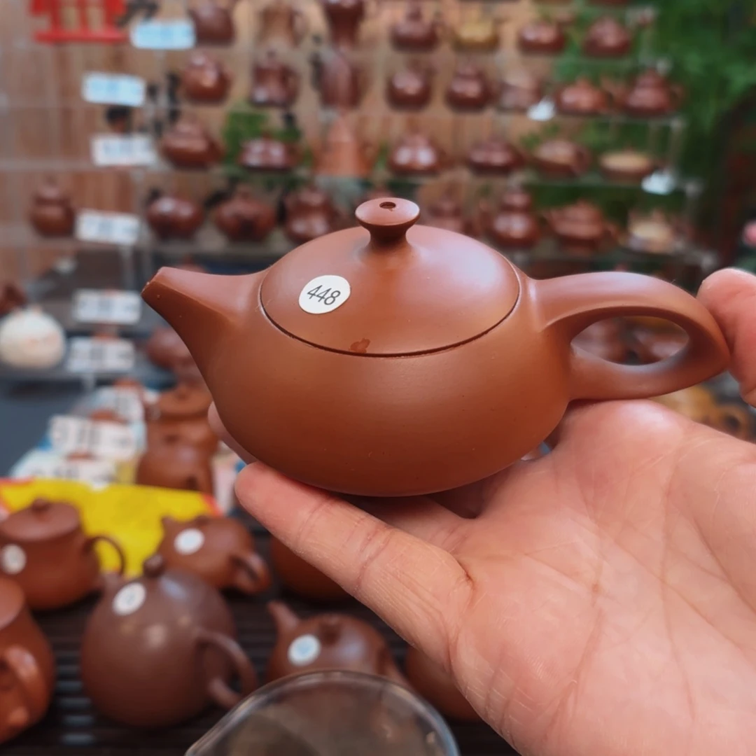 朱泥茶壶朱泥茶壶微瑕。90C
