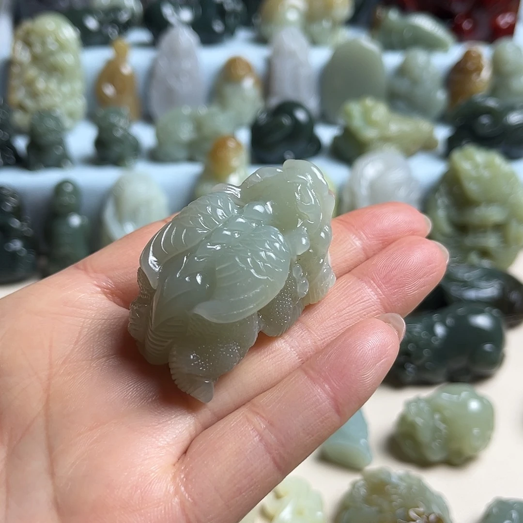 和田玉未镶嵌把件