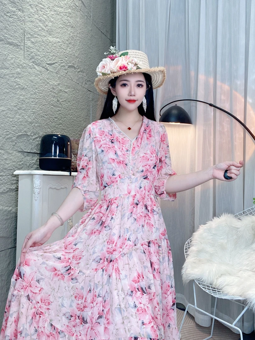 Bikamo/比卡陌2025早春气质女碎花V领大摆裙连衣裙长裙YA8852粉色