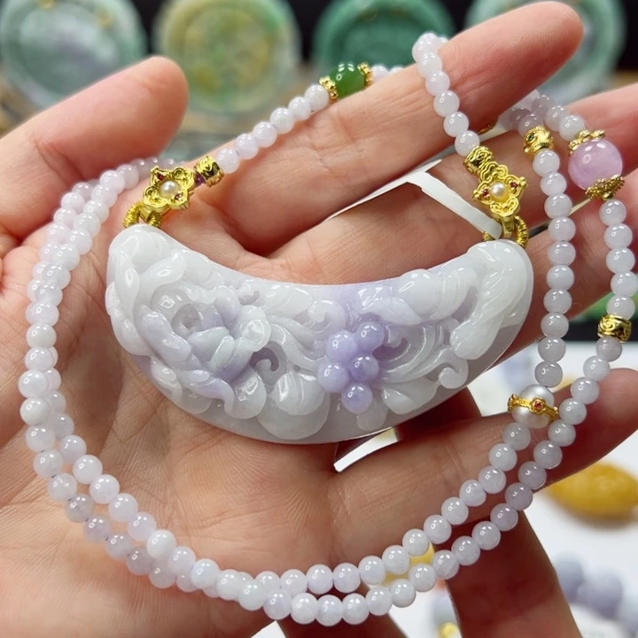 颈饰未镶嵌翡翠吊坠