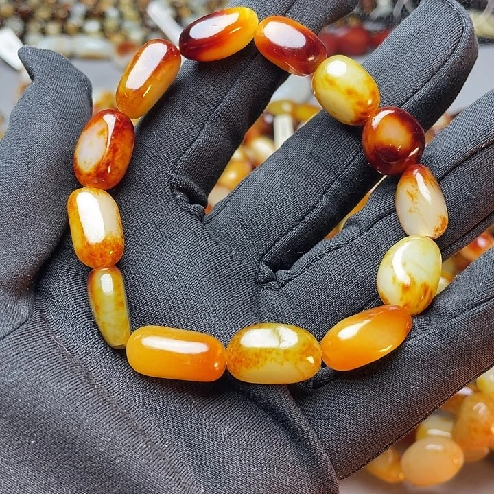 黑***卫和田玉未镶嵌手链