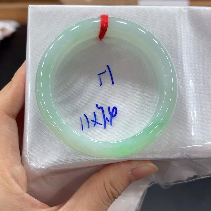 未镶嵌手镯翡翠翡翠