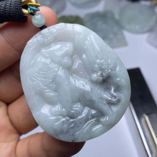 翡翠未镶嵌颈饰翡翠