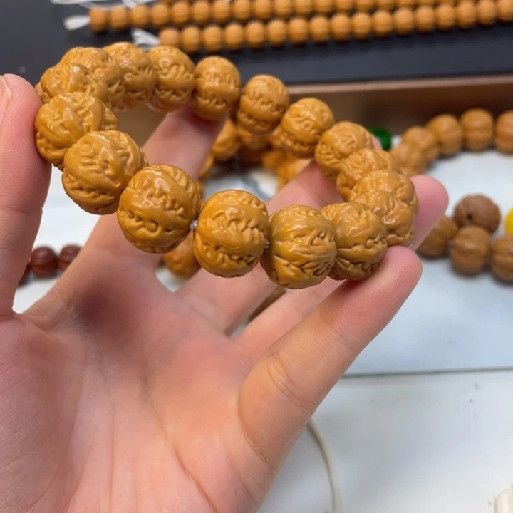 用***7吊坠猴头核桃猴头