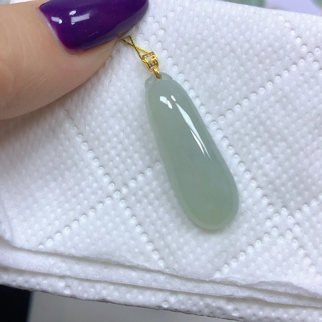 翡翠18K金镶嵌颈饰挂件