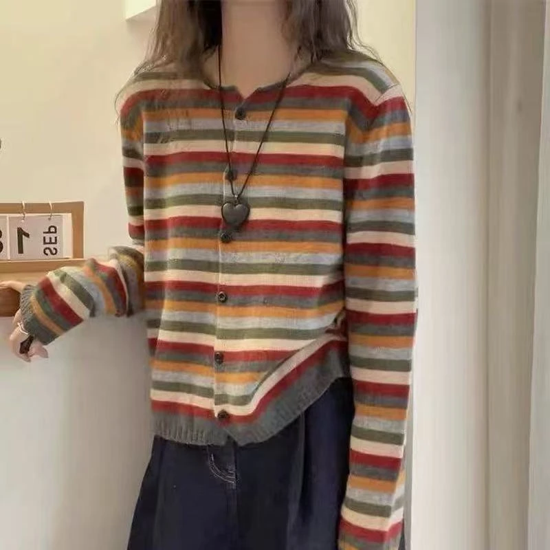 妙妍萱坊 秋季新款休闲撞色条纹针织衫