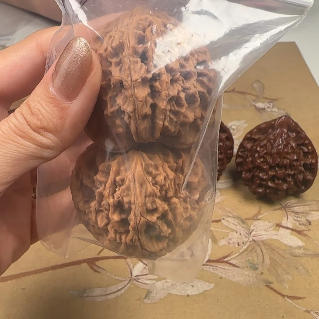 文玩核桃吊坠龙****膜19号秦皇帽