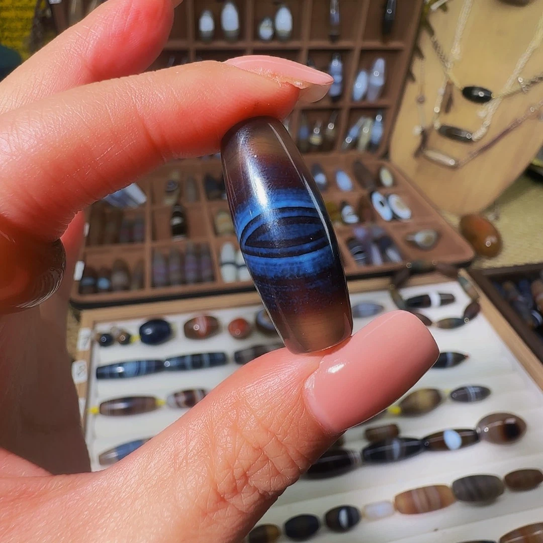 合金颈饰玛瑙/玉髓砚*?