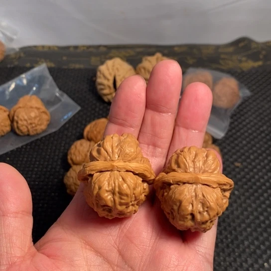 x***志文玩核桃把件哈哈哈