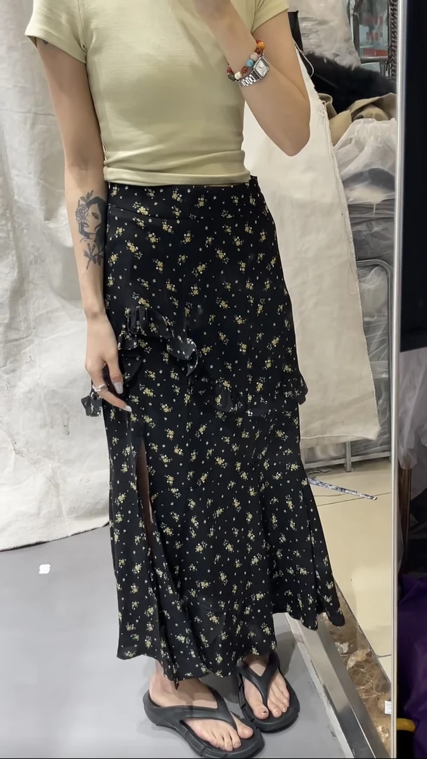 熊小姐穿搭2025春季新品碎花高腰半身长裙