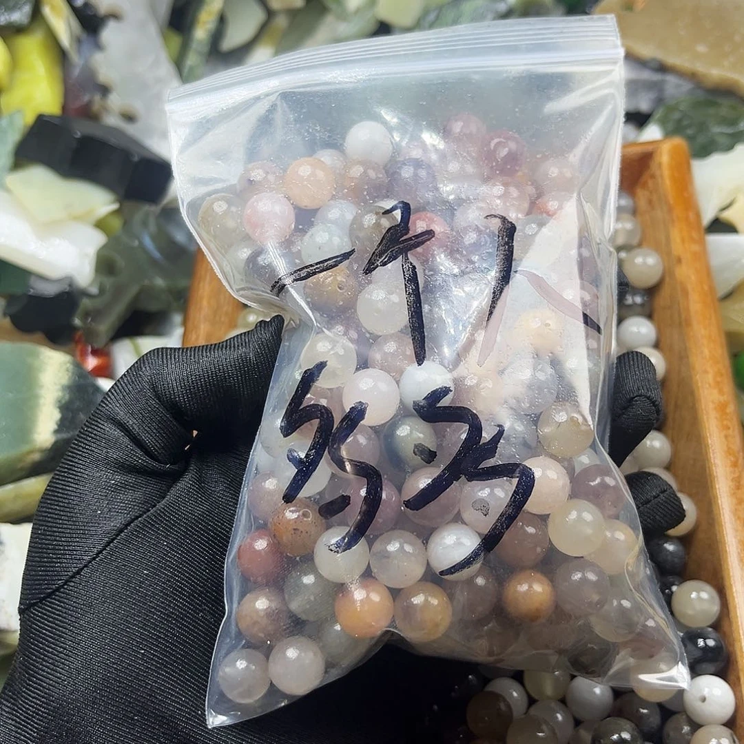 和田玉未镶嵌颈饰一***多