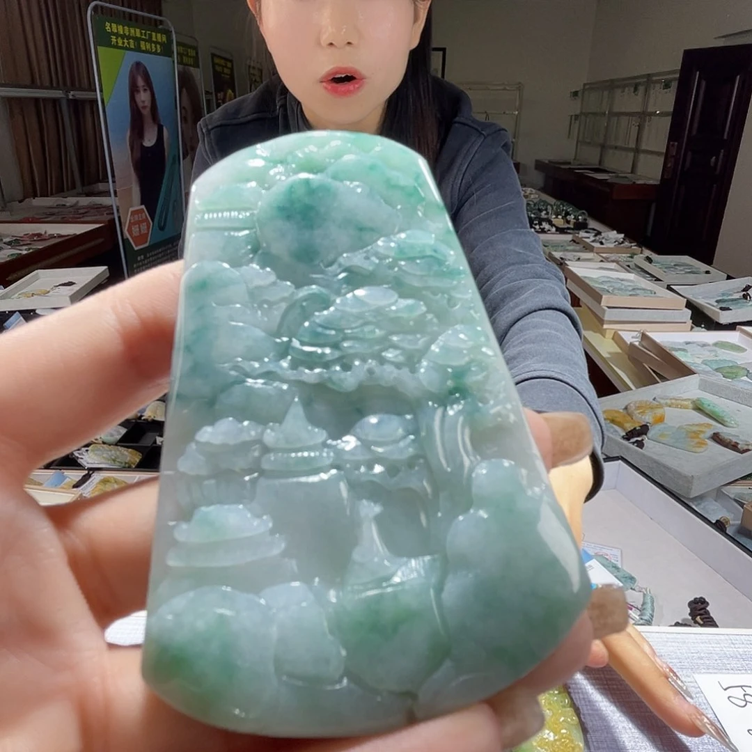 翡翠未镶嵌颈饰一