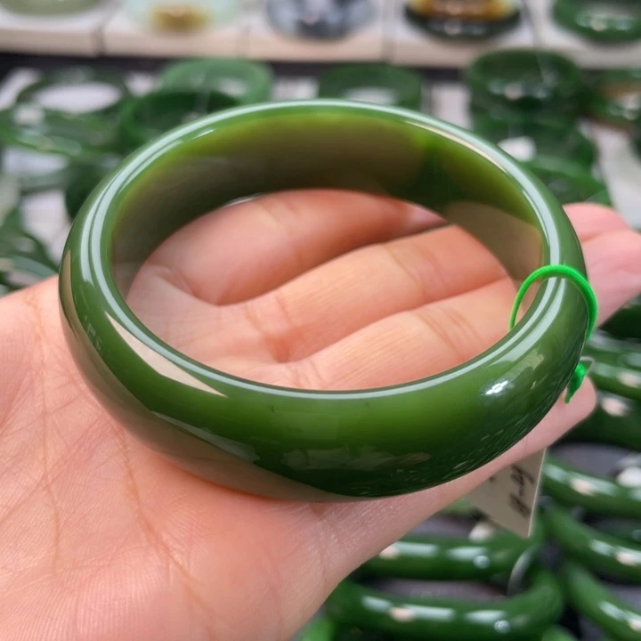 和田玉（碧玉）手镯未镶嵌