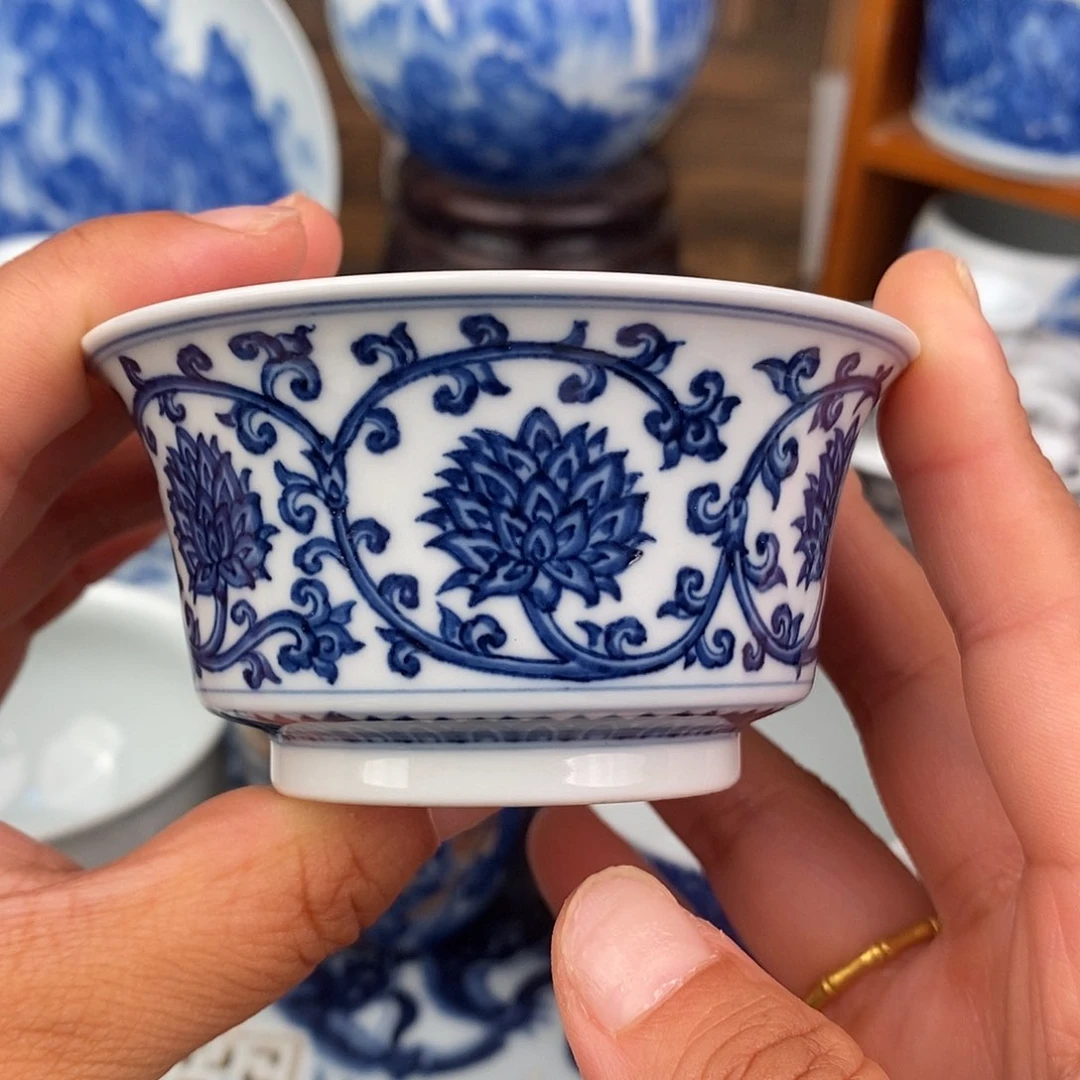 杯马蹄双线缠枝霸王葵