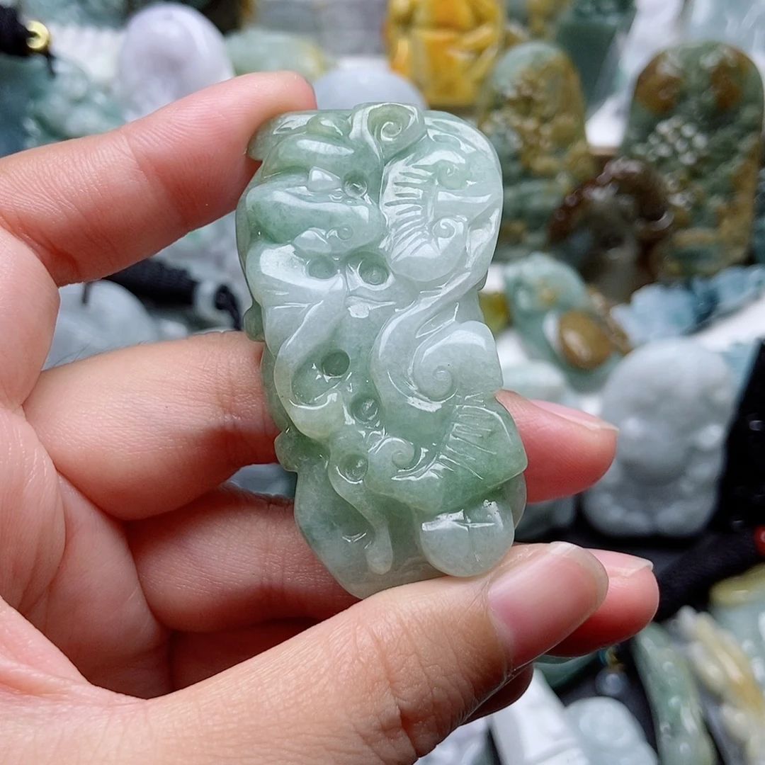 翡翠未镶嵌颈饰翡翠