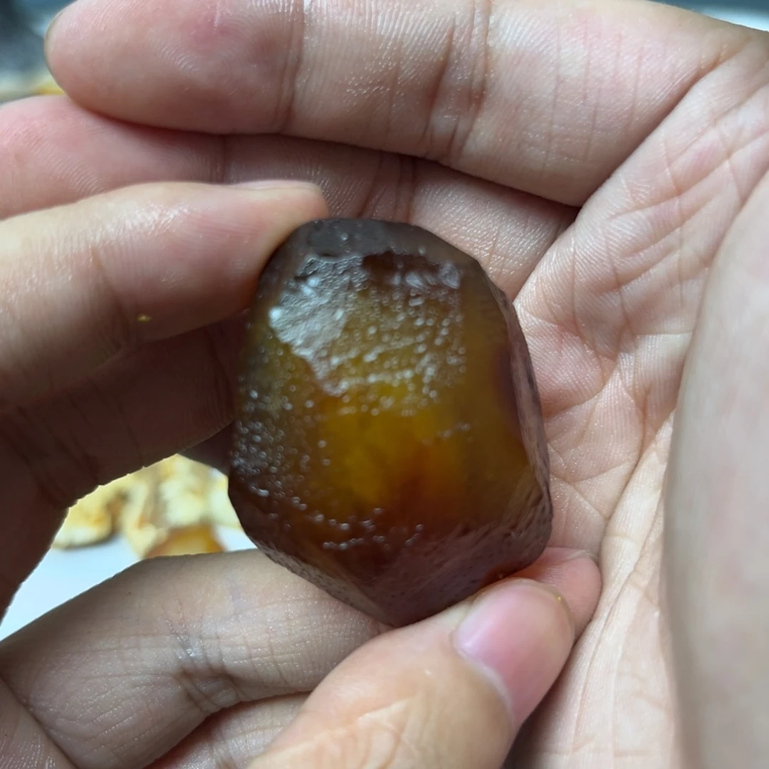 菏***馬定制琥珀蜜蜡未镶嵌