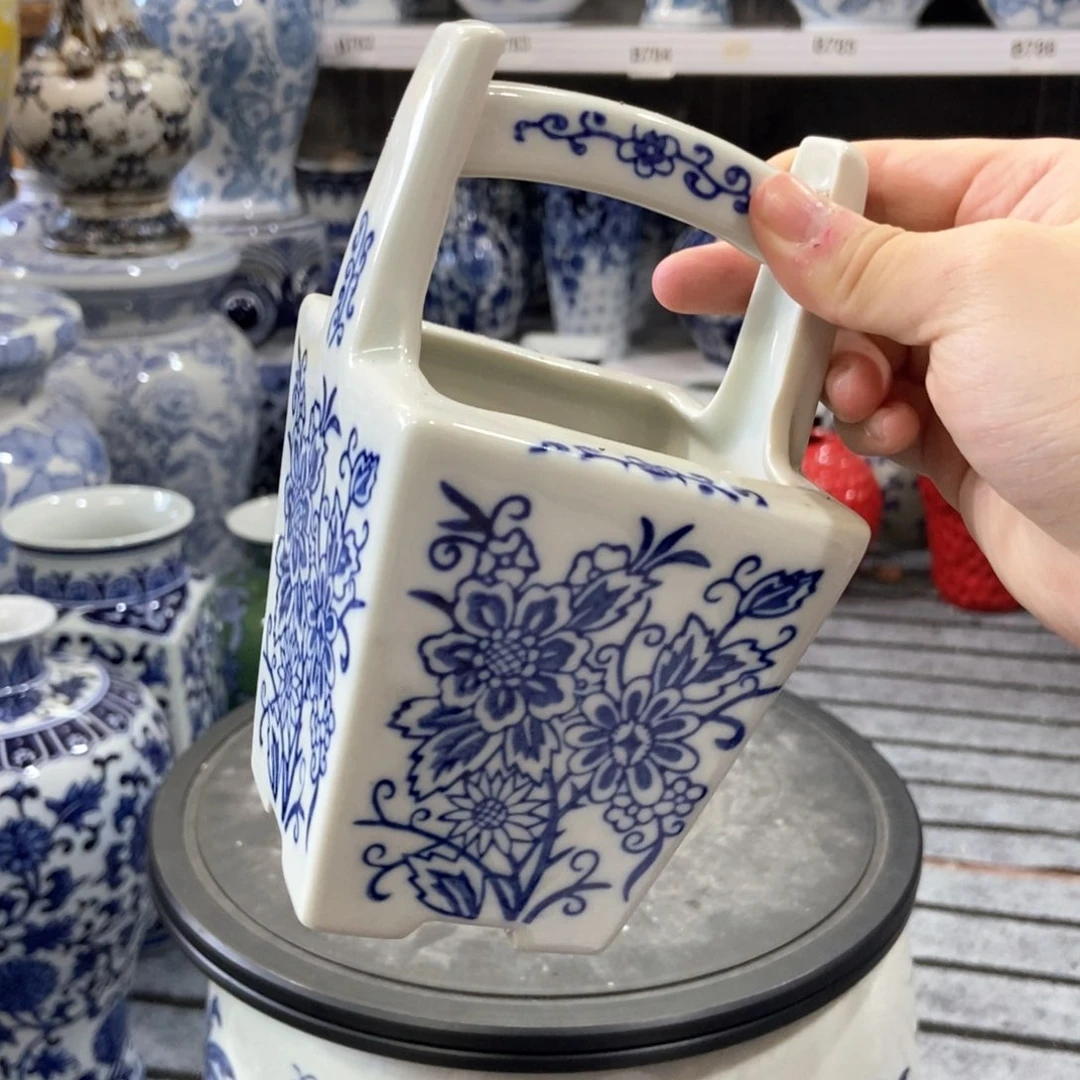 摆件花瓶手绘釉下彩