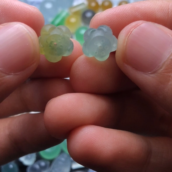 未镶嵌定制翡翠向*挽挂件