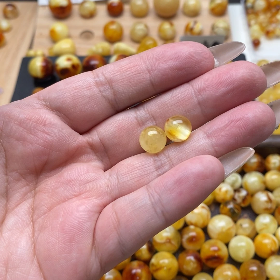 王****琥珀未镶嵌珠宝奇石蜜蜡