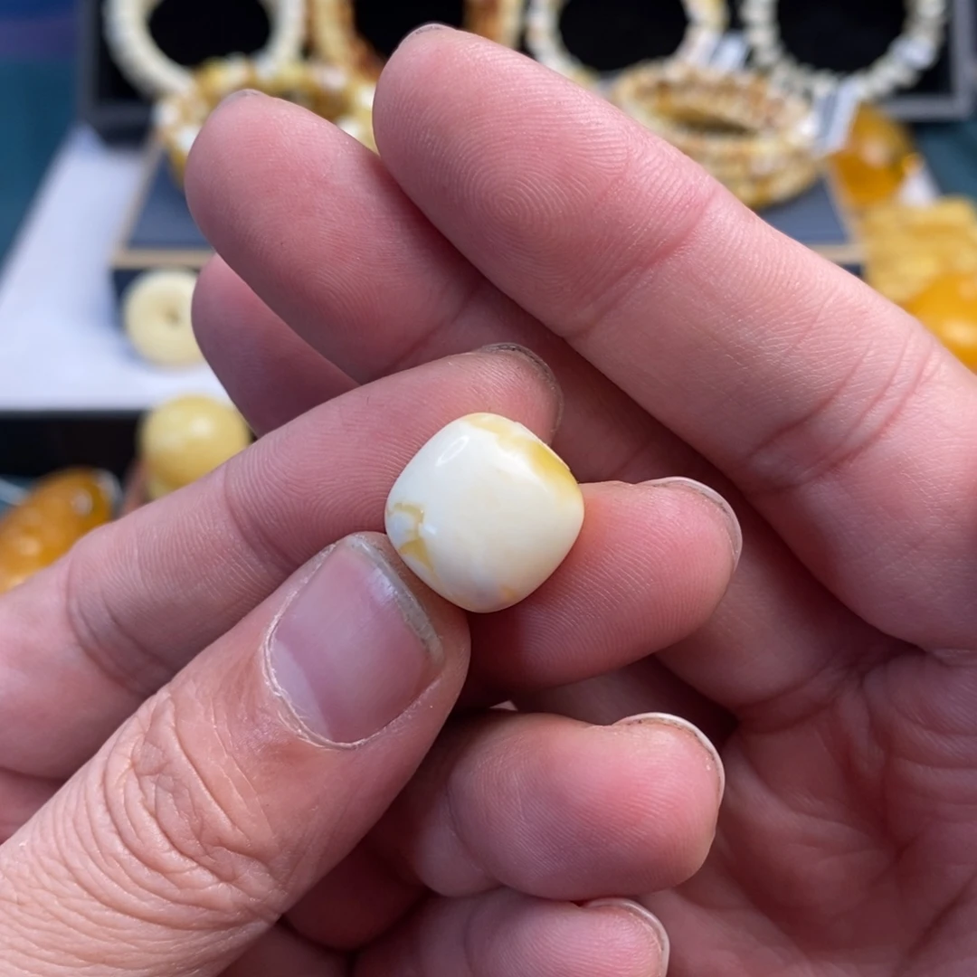 琥珀未镶嵌裸石15mm