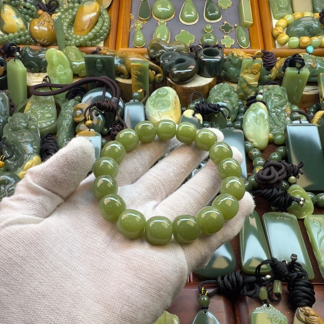 诸***意和田玉未镶嵌手链