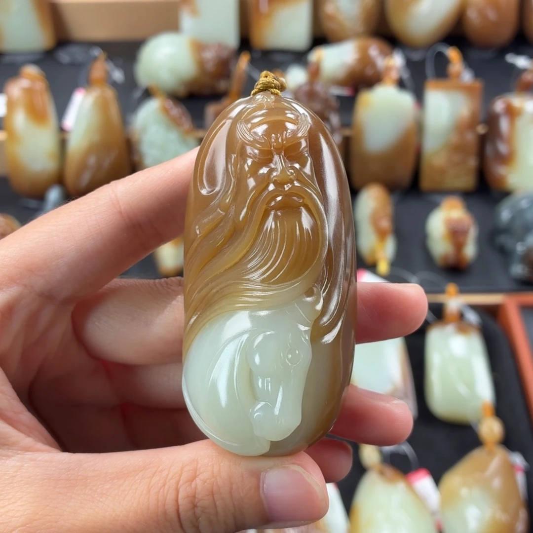 往***风颈饰未镶嵌和田玉