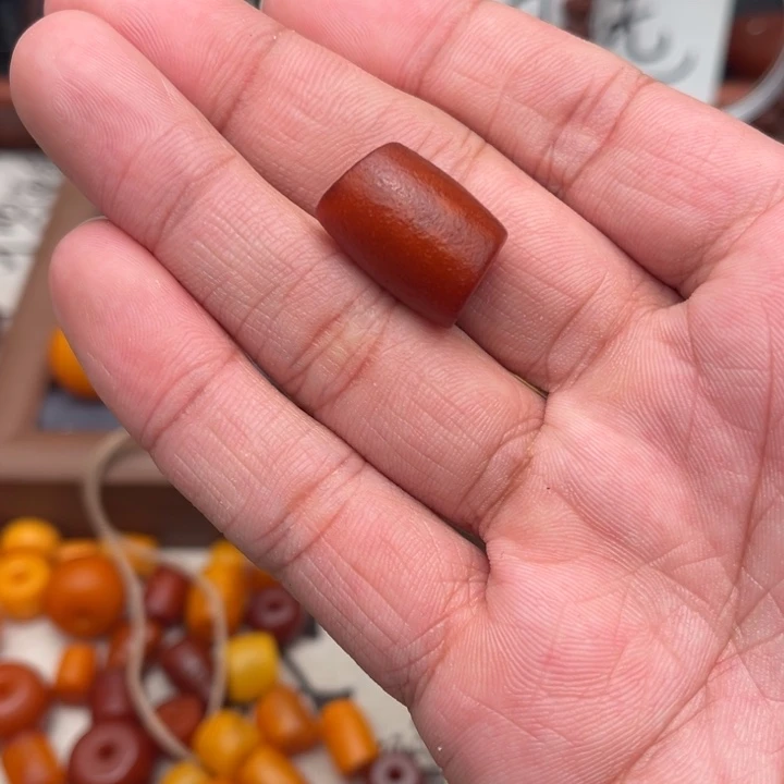 暴***草琥珀未镶嵌裸石蜜蜡马蹄